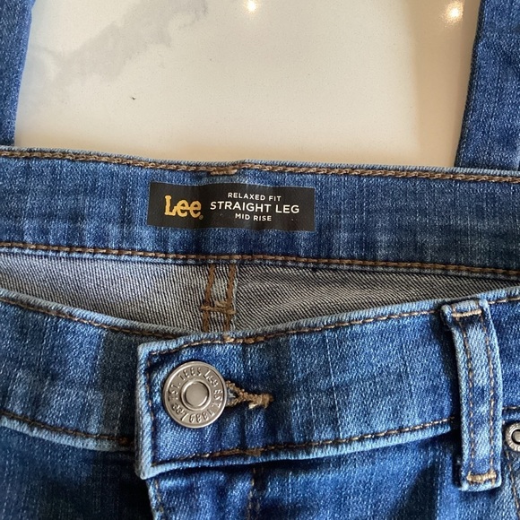 Lee Relaxed Fit Straight Leg Women’s Jeans - Picture 2 of 5